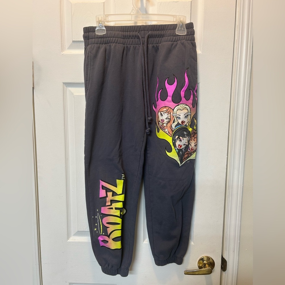 Bratz graphic jogger pants JRs